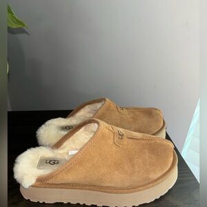 UGG- discoquette slide slipper